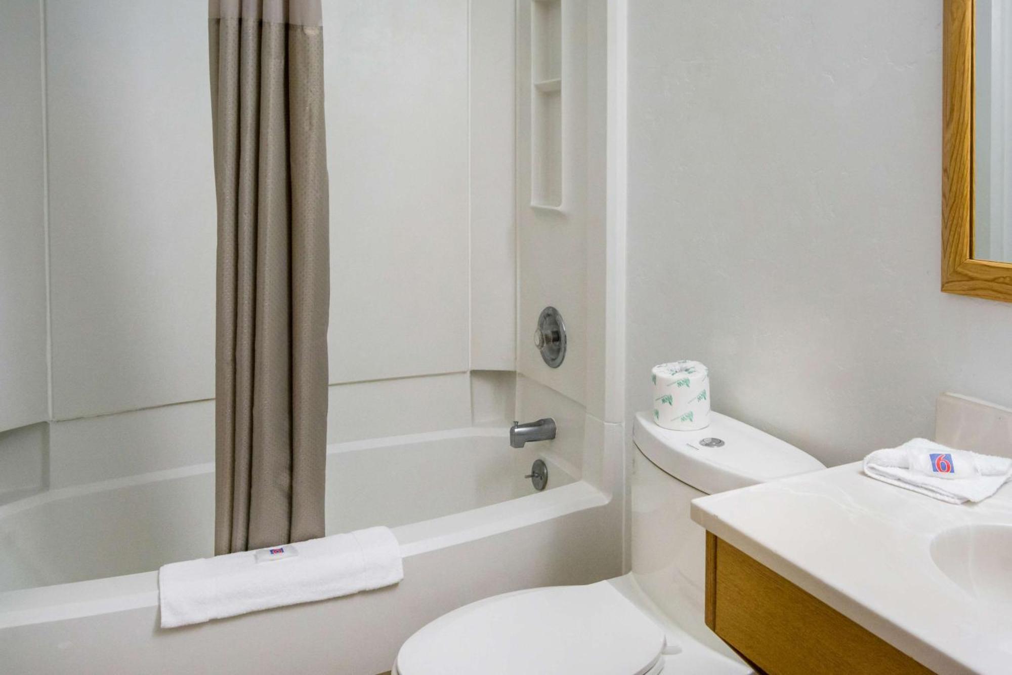 Motel 6-Wilsonville, Or - Portland エクステリア 写真