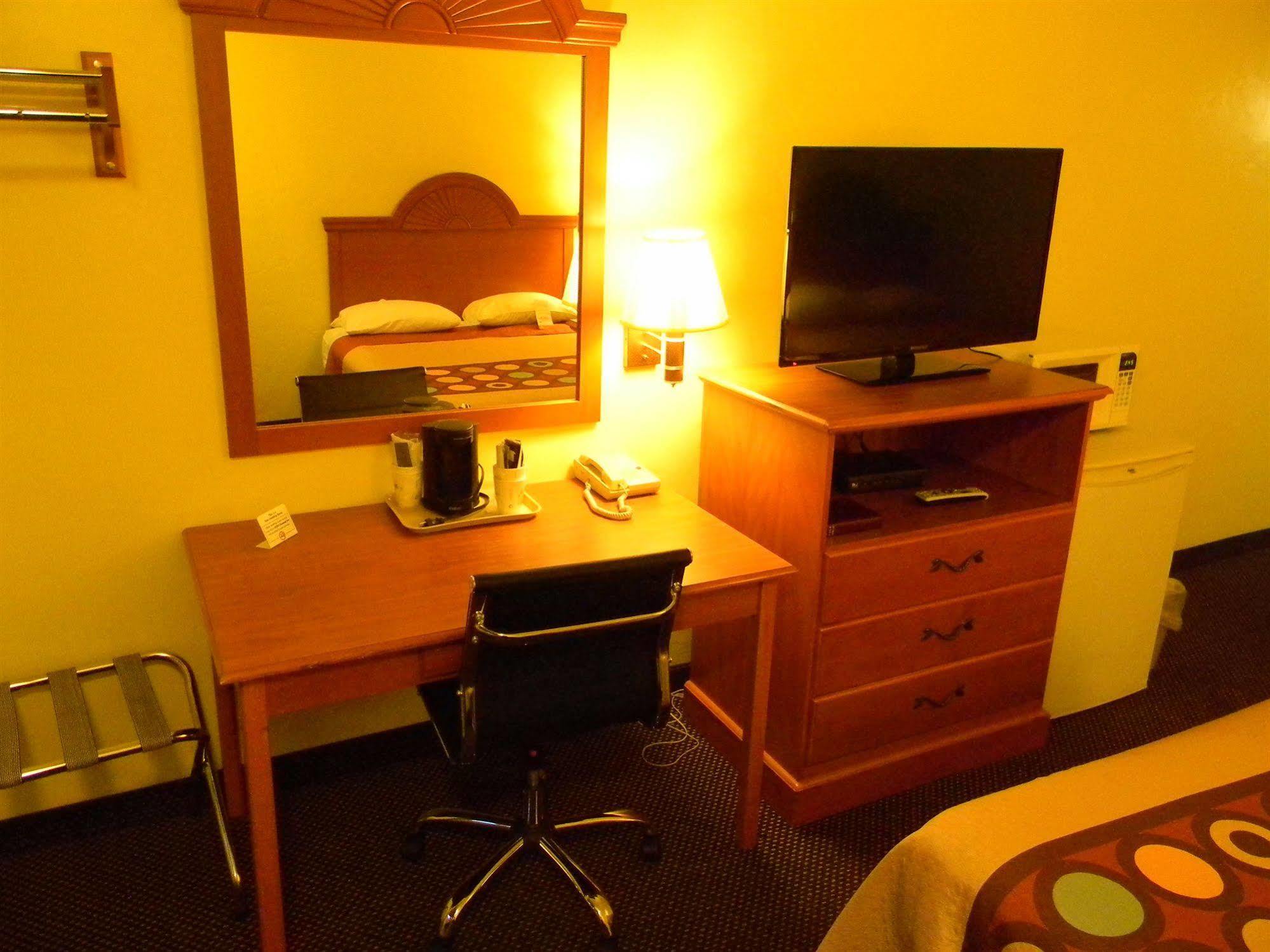 Motel 6-Wilsonville, Or - Portland エクステリア 写真